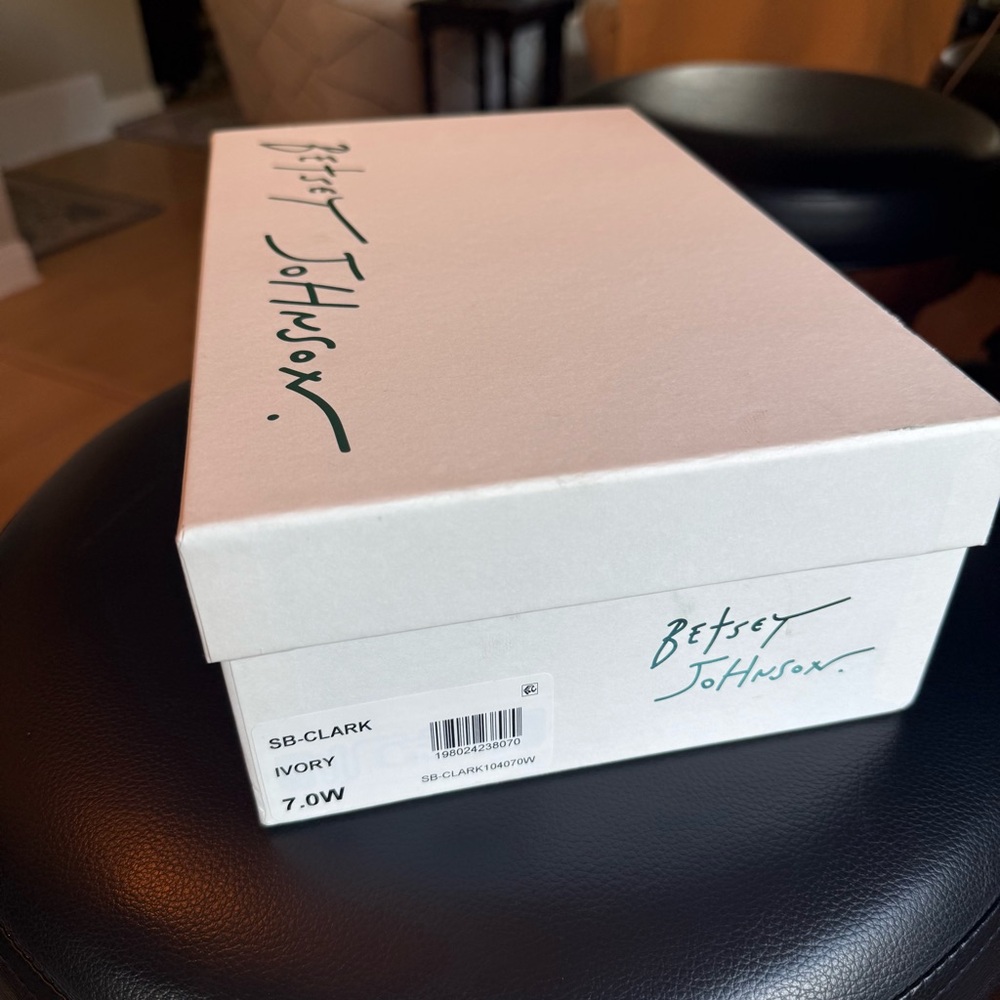 Betsey Johnson Clark Slingback Pump - Picture 2 of 6